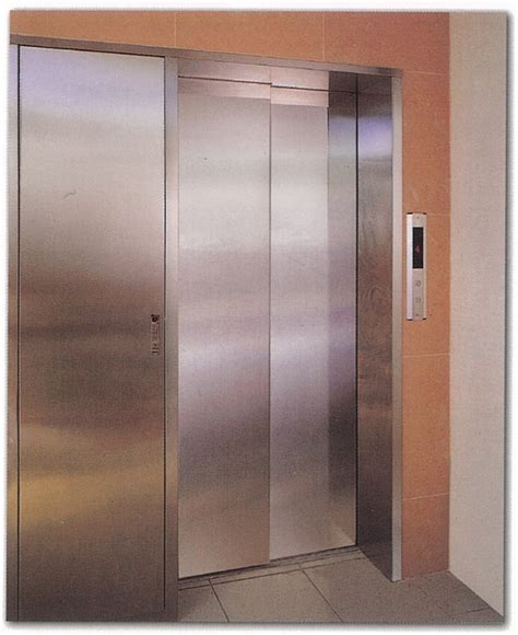 電梯外門怎麼開 南蛇勒